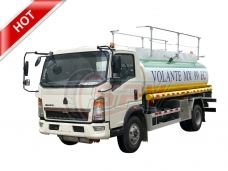 Fuel Tanker Sinotruk HOWO(LHD)